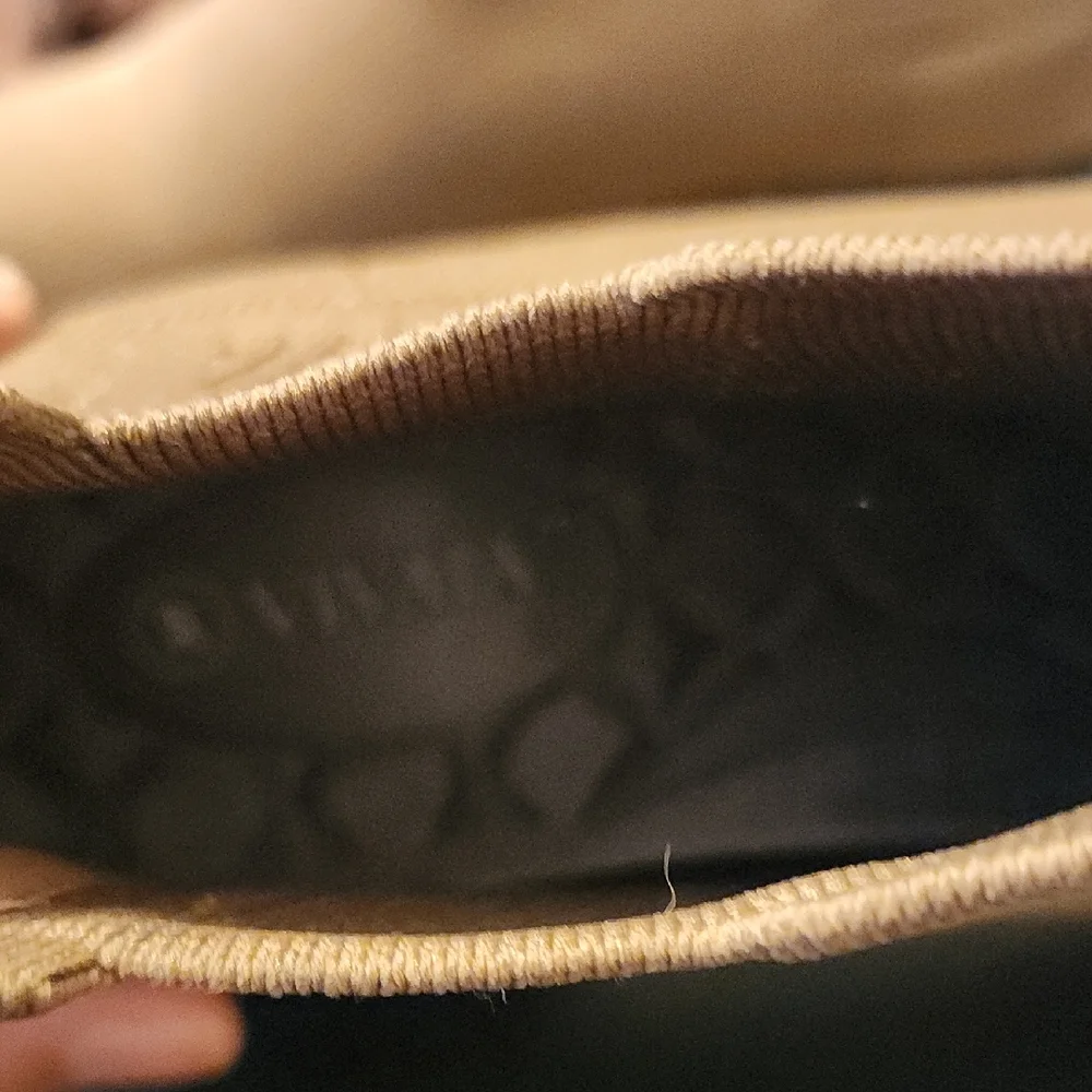 Vivaia Water Resistant Square Toe Nutmeg Chukka Boots - Picture 6 of 10